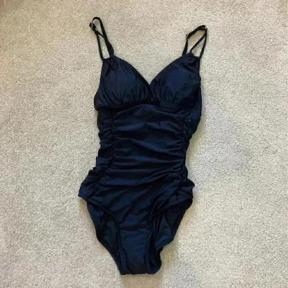 New with tags Calvin Klein Women's black Shirred One Piece Swimsuit in size 4 - Picture 3 of 6
